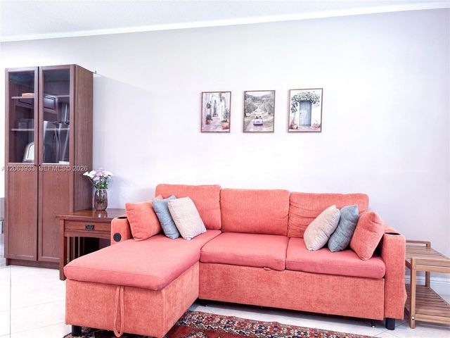 2455 NE 51st Street E114, Fort Lauderdale, FL 33308