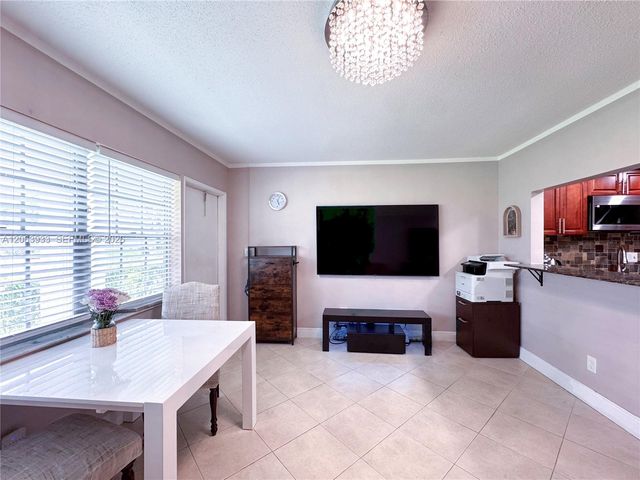 2455 NE 51st Street E114, Fort Lauderdale, FL 33308