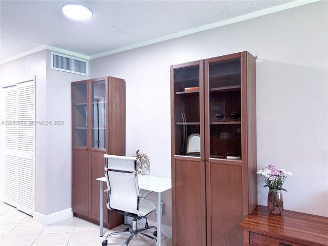 2455 NE 51st Street E114, Fort Lauderdale, FL 33308