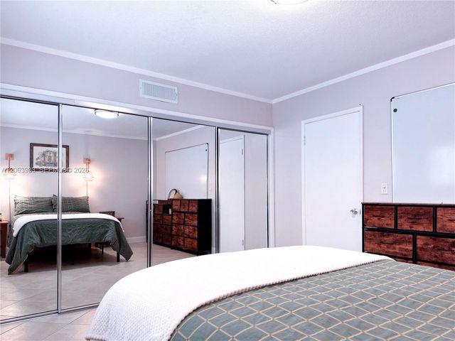 2455 NE 51st Street E114, Fort Lauderdale, FL 33308
