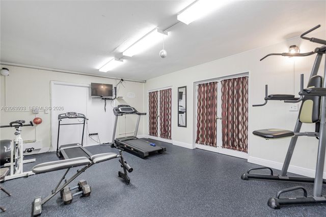 2455 NE 51st Street E114, Fort Lauderdale, FL 33308