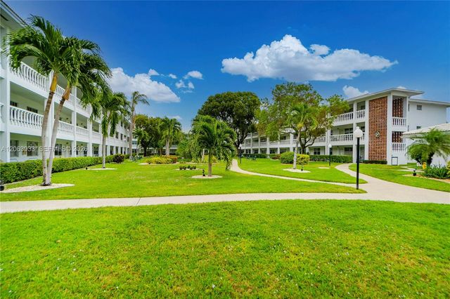 2455 NE 51st Street E114, Fort Lauderdale, FL 33308