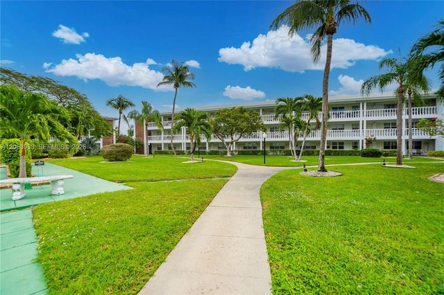 2455 NE 51st Street E114, Fort Lauderdale, FL 33308