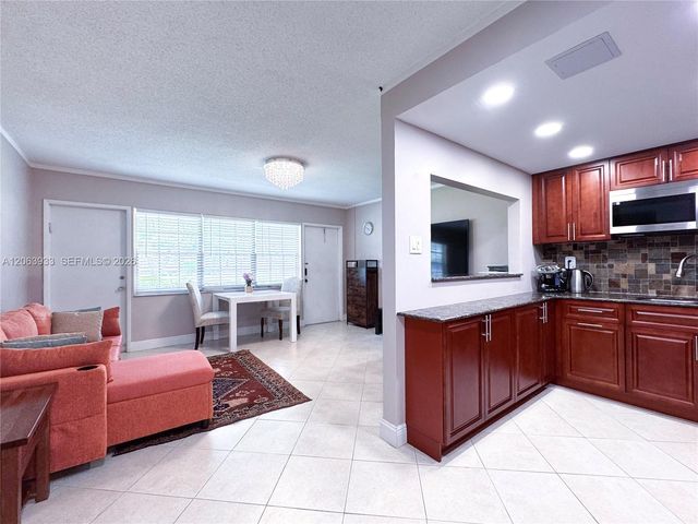 2455 NE 51st Street E114, Fort Lauderdale, FL 33308