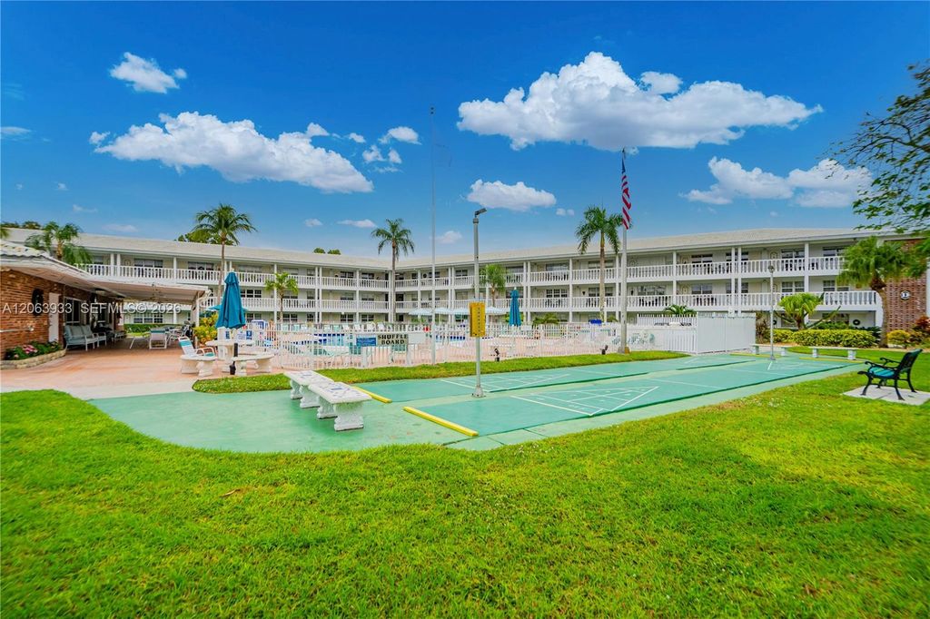 2455 NE 51st Street E114, Fort Lauderdale, FL 33308