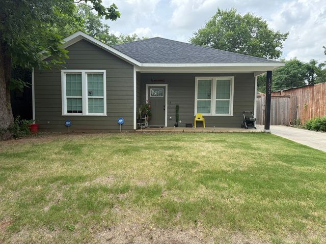 1622 E Leuda Street, Fort Worth, TX 76104
