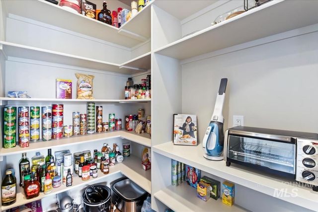 1477 W Tenzing St, Nampa, ID 83686