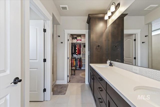 1477 W Tenzing St, Nampa, ID 83686