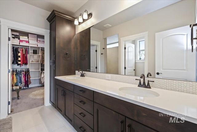 1477 W Tenzing St, Nampa, ID 83686