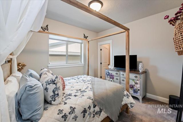 1477 W Tenzing St, Nampa, ID 83686