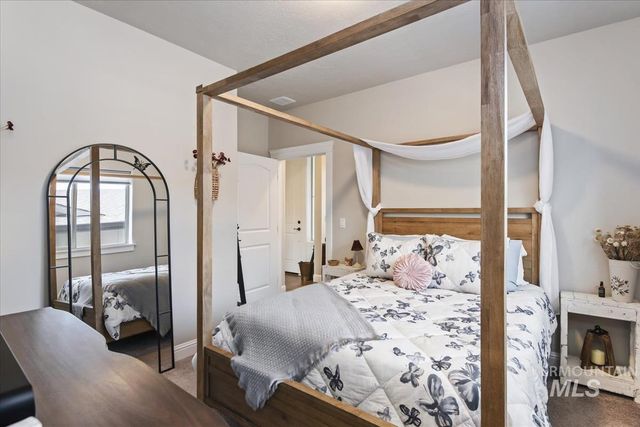 1477 W Tenzing St, Nampa, ID 83686