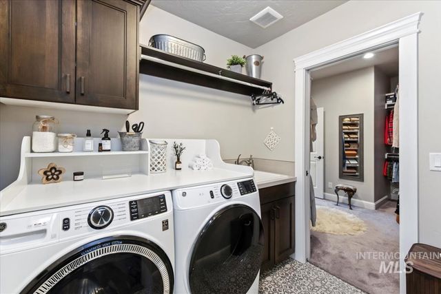 1477 W Tenzing St, Nampa, ID 83686