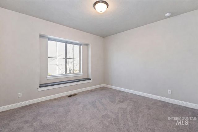 1477 W Tenzing St, Nampa, ID 83686