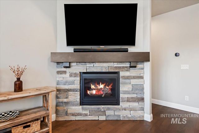 1477 W Tenzing St, Nampa, ID 83686