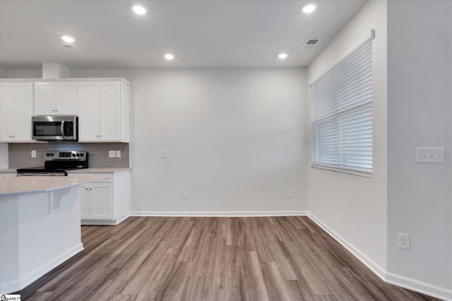 292 E Compass Way, Easley, SC 29640