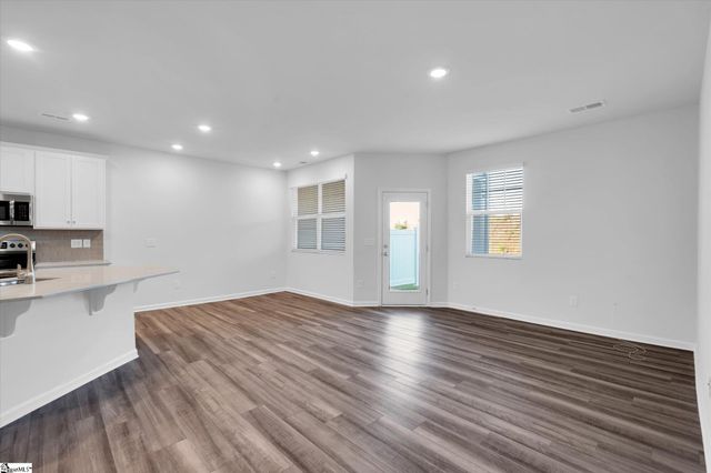 292 E Compass Way, Easley, SC 29640
