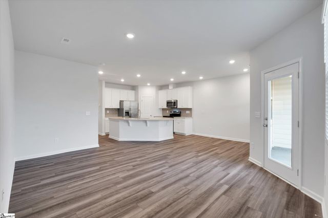 292 E Compass Way, Easley, SC 29640