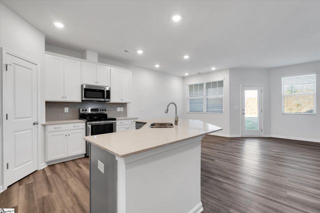 292 E Compass Way, Easley, SC 29640