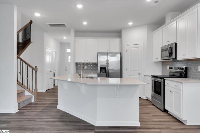 292 E Compass Way, Easley, SC 29640