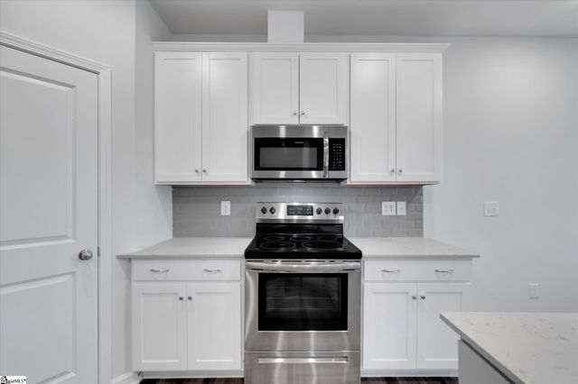 292 E Compass Way, Easley, SC 29640