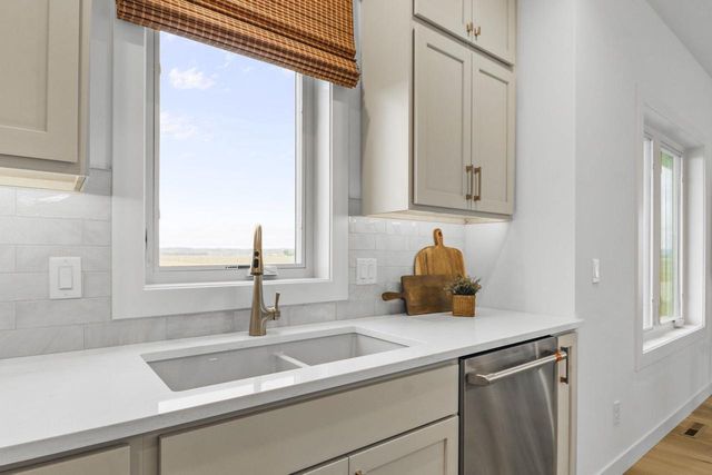 2016 Jack Ryan Drive, Prairie Du Sac, WI 53578