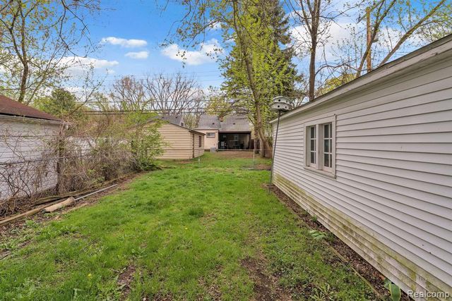 15482 Winston, Redford, MI 48239