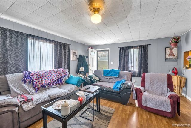 15482 Winston, Redford, MI 48239