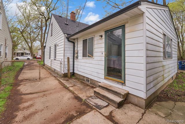 15482 Winston, Redford, MI 48239