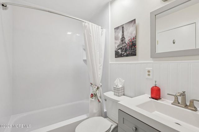 38 Amy Court 1301, Brick, NJ 08724