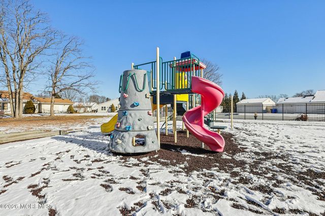 38 Amy Court 1301, Brick, NJ 08724