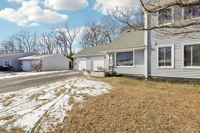 38 Amy Court 1301, Brick, NJ 08724