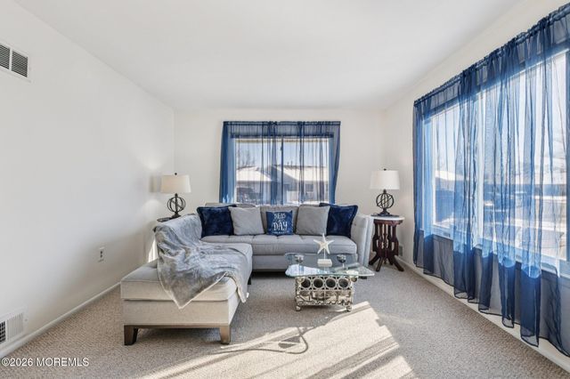 38 Amy Court 1301, Brick, NJ 08724