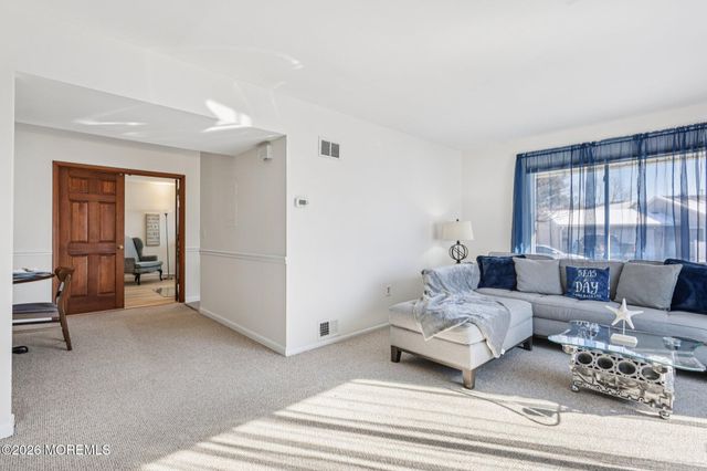 38 Amy Court 1301, Brick, NJ 08724