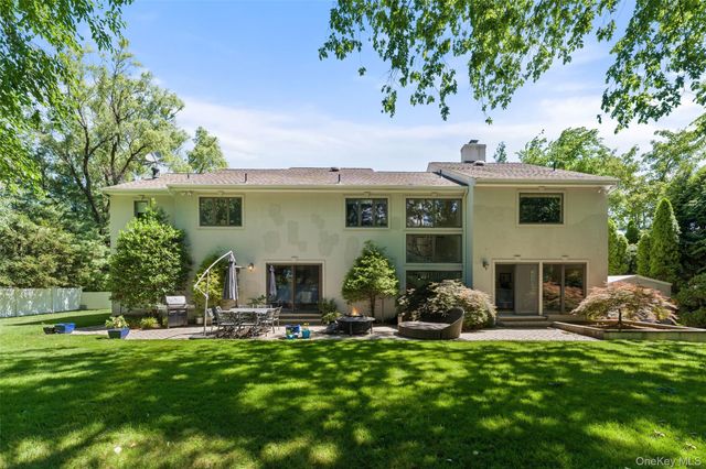 6 Magnetti Circle, Mamaroneck, NY 10543