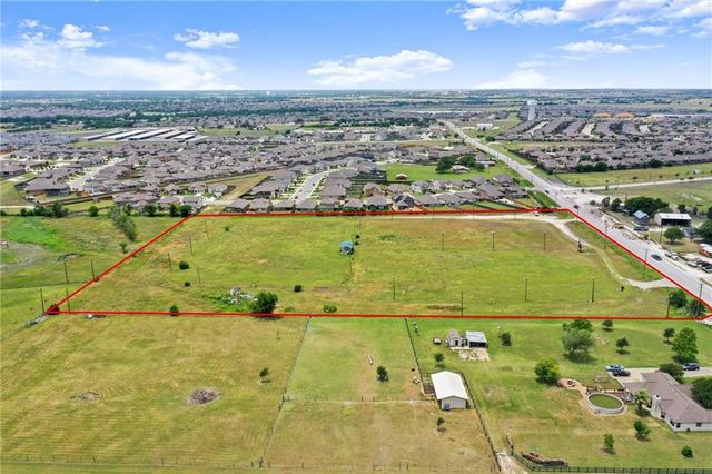 610 Limmer LOOP, Hutto, TX 78634