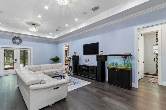 106 W 122ND AVENUE, Tampa, FL 33612