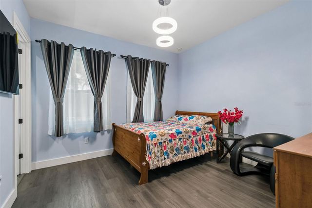 106 W 122ND AVENUE, Tampa, FL 33612