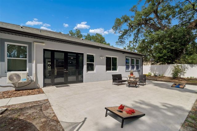 106 W 122ND AVENUE, Tampa, FL 33612