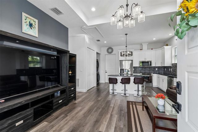 106 W 122ND AVENUE, Tampa, FL 33612
