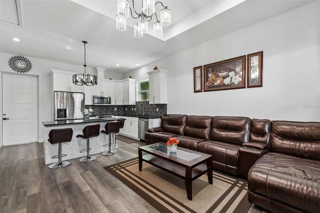 106 W 122ND AVENUE, Tampa, FL 33612