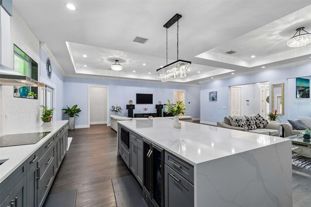 106 W 122ND AVENUE, Tampa, FL 33612