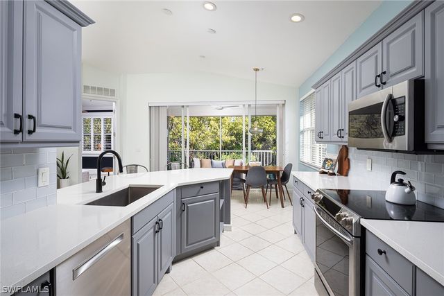 3042 Driftwood WAY 4808, Naples, FL 34109