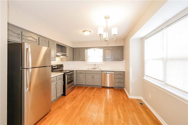 408 N Washington Street, Raymore, MO 64083