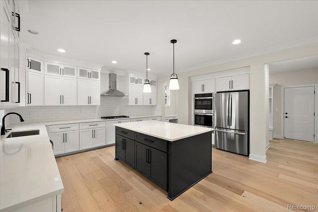 50318 Mistwood Drive, Macomb Township, MI 48042