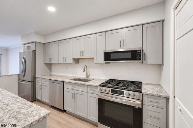 145 Lexington Cir, Old Bridge Twp., NJ 07747