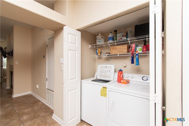 421 Shadowpoint, San Marcos, TX 78666