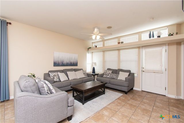 421 Shadowpoint, San Marcos, TX 78666