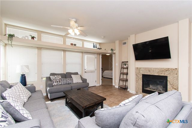 421 Shadowpoint, San Marcos, TX 78666