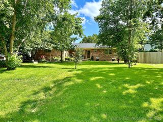 6812 W 34th Place, Tulsa, OK 74107