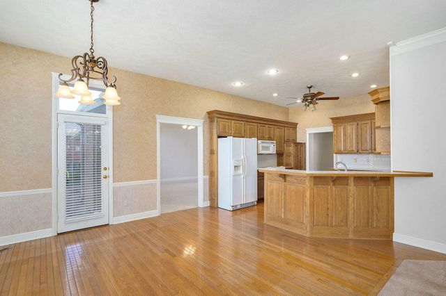 733 E Lakewood Street, Springfield, MO 65810